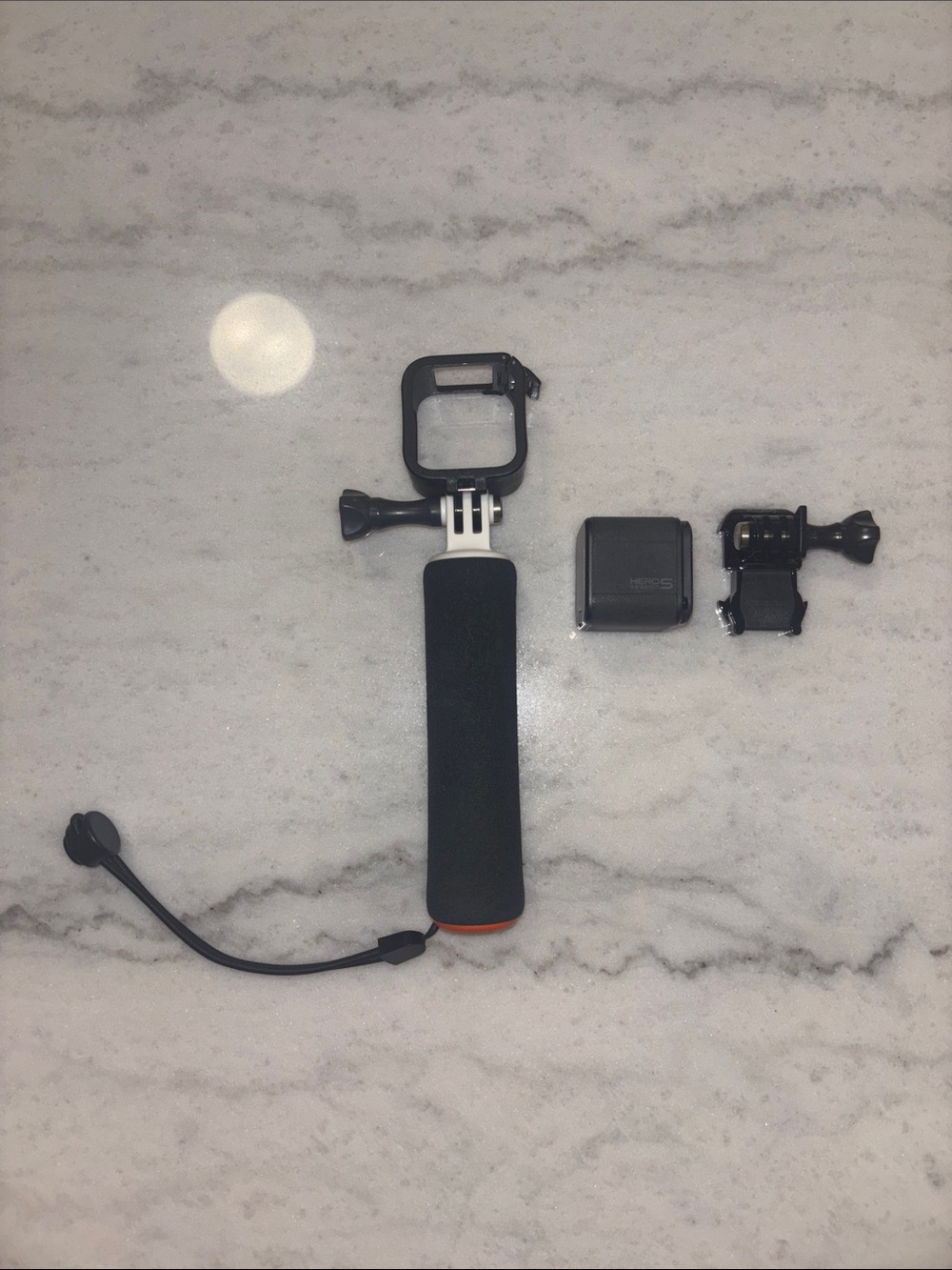GoPro Hero Session 5 Accessory Mount & Floating Hand Grip